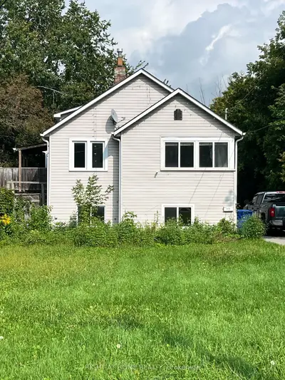 379 The Queensway South, Georgina, On L4p 2c4