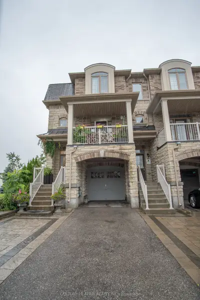 10951 Woodbine Avenue, Markham, On L6c 0x4
