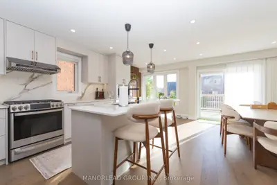 8 Rock Garden Street, Markham, On L6b 0j6