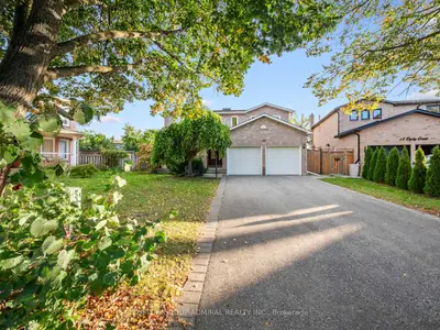 11 ESPBY Court, Richmond Hill, ON L4C 9L2