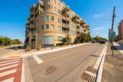 15277 Yonge Street 707, Aurora, On L4g 1y3