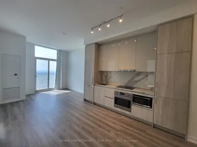 195 Commerce Street Ph105, Vaughan, On L4k 0p9