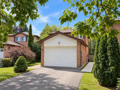 32 Aranka Court, Richmond Hill, On L4c 7t9