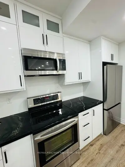 52 Foley Crescent Basement, Vaughan, On L6a 4y8