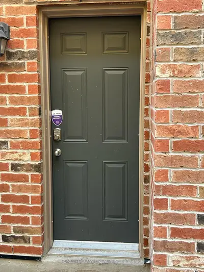 18 Elderslie Crescent Basement, Vaughan, On L4h 4l4