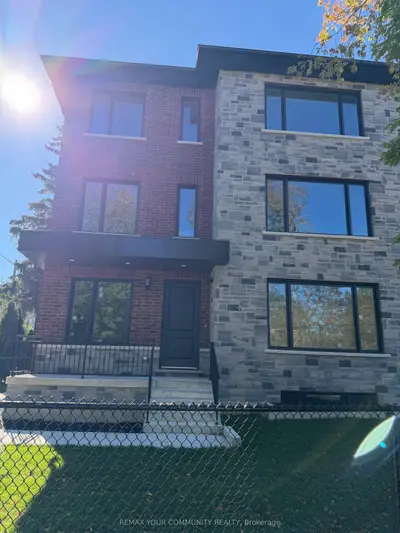 25 Oxford Street 3, Richmond Hill, On L4c 4l6