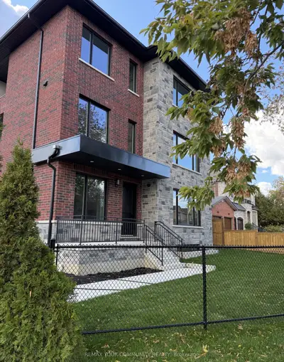 25 Oxford Street 3, Richmond Hill, On L4c 4l6