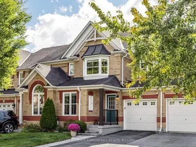 203 Chilcott Crescent, Newmarket, On L3x 3g6