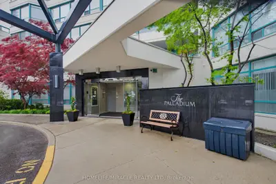 7250 Yonge Street Ph211, Vaughan, On L4j 7x1