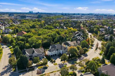 39 Dewbourne Avenue, Richmond Hill, On L4b 3g9