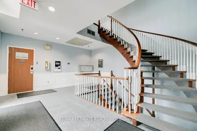 345 Renfrew Drive 201, Markham, On L3r 9s9