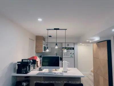 128 Adam Place Lower Unit/basement, Newmarket, On L3y 8c4