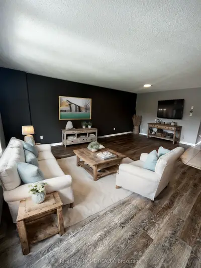 116 Maplewood Drive Unit 1, Essa, On L0m 1b4