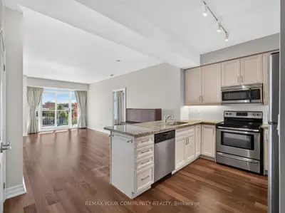 180 John West Way 306, Aurora, On L4g 0r3