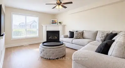 38 Wyndham Circle, Georgina, On L0e 1r0