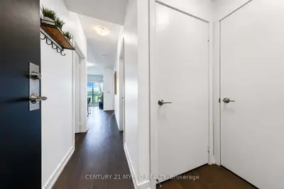 555 William Graham Drive 320, Aurora, On L4g 3h9