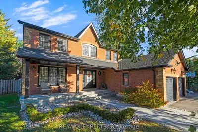 61 Fisher Street, King, On L7b 1g3