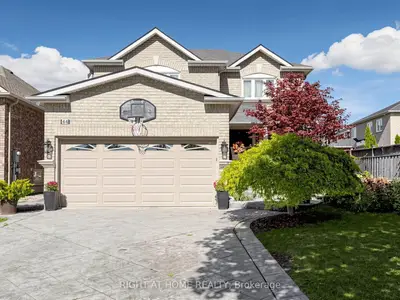44 Robertson Close, Vaughan, On L6a 2h1