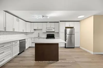 4 Smith Street Basement, Bradford West Gwillimbury, On L3z 3c9