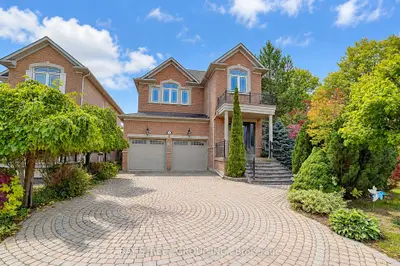 207 Farmstead Road, Richmond Hill, On L4s 2j6