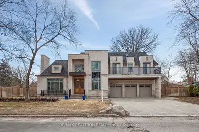 12 Miner Circle, Markham, On L3r 1y1