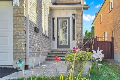 43 Berwick Crescent, Richmond Hill, On L4c 0b8