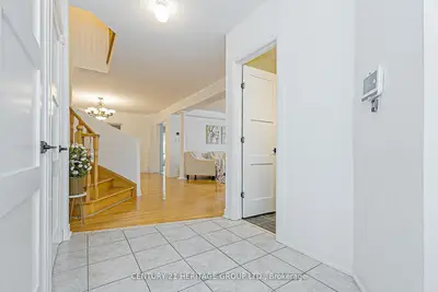 29 Eminence Road, Vaughan, On L4k 5k1