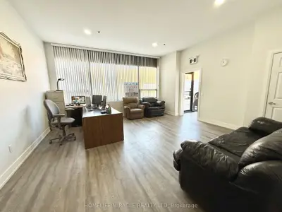 40 Pippin Road 25, Vaughan, On L4k 4m6