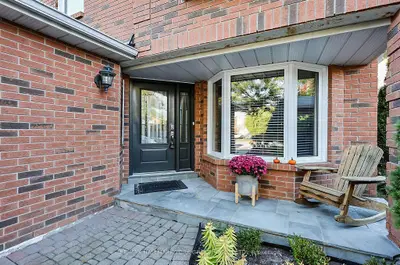 434 Lavas Road, Newmarket, On L3y 8h4