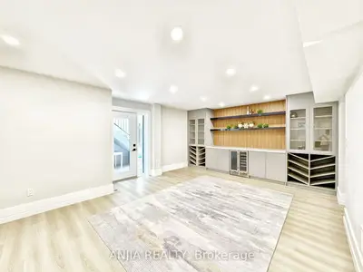 21 Sherwood Forest Drive, Markham, On L3p 1p5