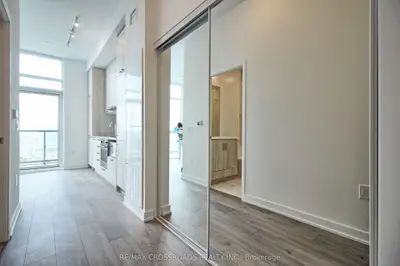 38 Honeycrisp Crescent 2117, Vaughan, On L4k 0m8