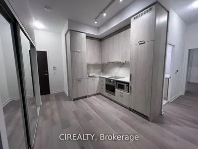 38 Honeycrisp Crescent 210, Vaughan, On L4k 0m8