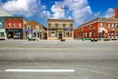 15221 Yonge Street 5, Aurora, On L4g 1l8
