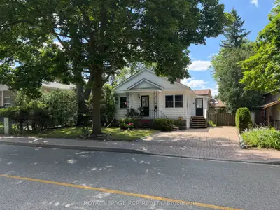 82 Mill Street, Richmond Hill, On L4c 4a7