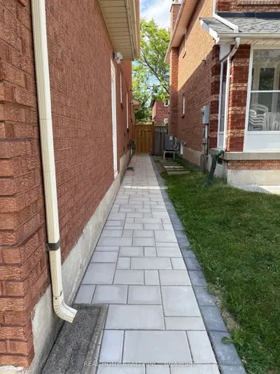 34 Lagani Avenue Lower Level, Richmond Hill, On L4b 3e1