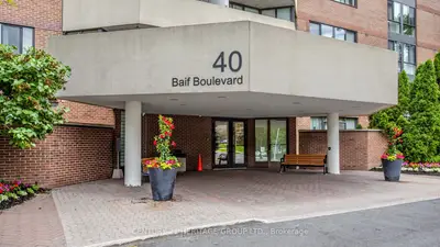40 Baif Boulevard 406, Richmond Hill, On L4c 5m9