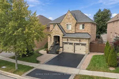 38 Dimarino Drive, Vaughan, On L6a 0e8