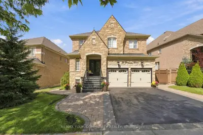 38 Dimarino Drive, Vaughan, On L6a 0e8