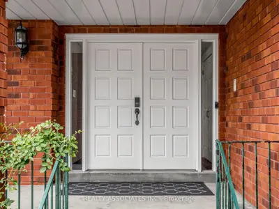96 Zinnia Place S, Vaughan, On L4l 6g7