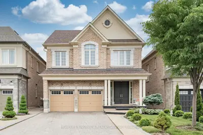 61 Ross Vennare Crescent, Vaughan, On L0j 1c0