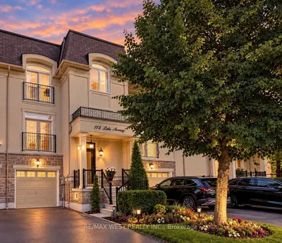 112 Lake Avenue, Richmond Hill, On L4e 3g6
