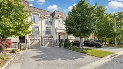 112 Lake Avenue, Richmond Hill, On L4e 3g6
