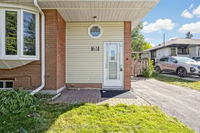 65 Walter Avenue Main, Newmarket, On L3y 2t4