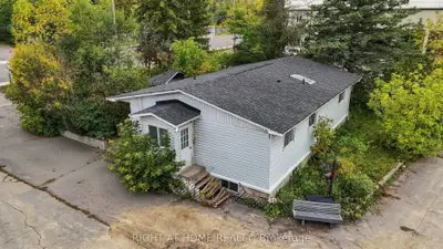 198 King Road, Richmond Hill, On L4e 2w1