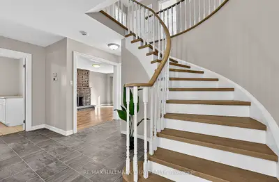 38 Imperial Crescent, Bradford West Gwillimbury, On L3z 2n7