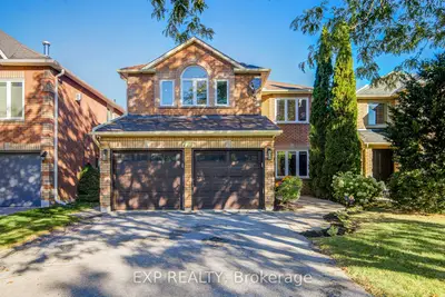 779 Mclaren Street, Newmarket, On L3y 8h3