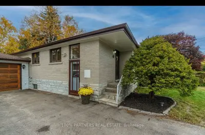 49 Child Drive N Lower, Aurora, On L4g 1y6