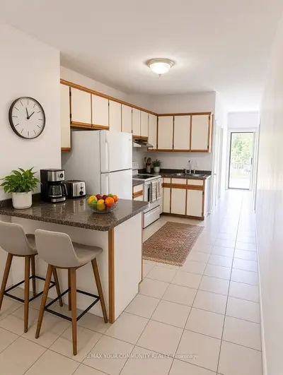 10088 Yonge Street 2, Richmond Hill, On L4c 1t8