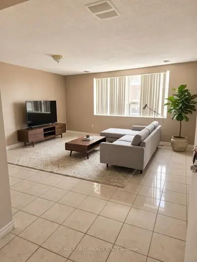 10088 Yonge Street 2, Richmond Hill, On L4c 1t8