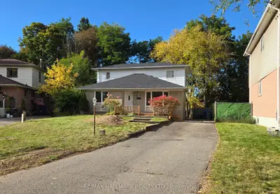46 Collins Crescent, Aurora, On L4g 2w2
